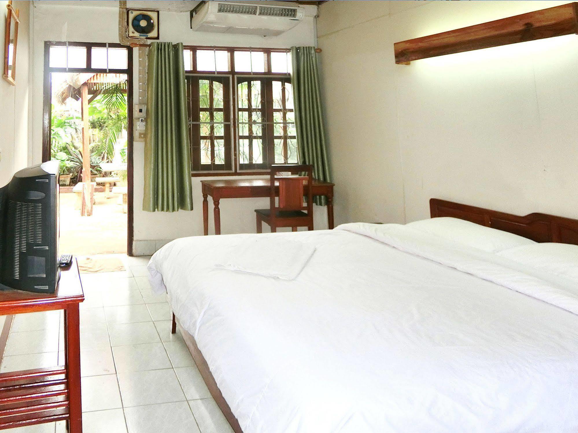 Villa Sisavad Guesthouse Vientiane Eksteriør billede